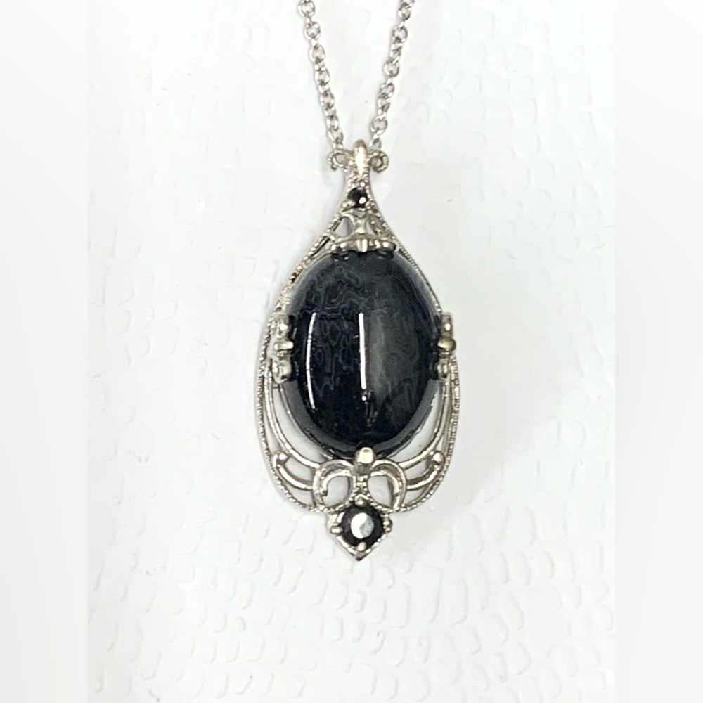Vintage Platinum Plated Signed STS KARIS Black stone Agate Cabacho Oval  Pendant